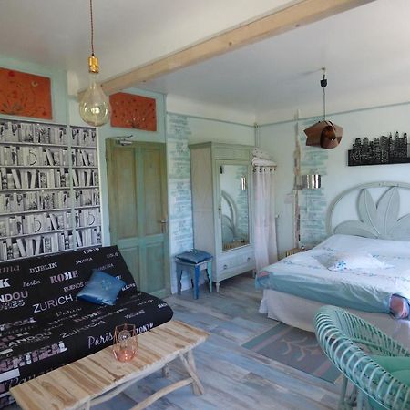 Beau Site Guimauve Et Vieilles Dentelles Bed & Breakfast Royeres Ngoại thất bức ảnh