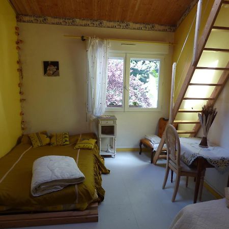 Beau Site Guimauve Et Vieilles Dentelles Bed & Breakfast Royeres Ngoại thất bức ảnh
