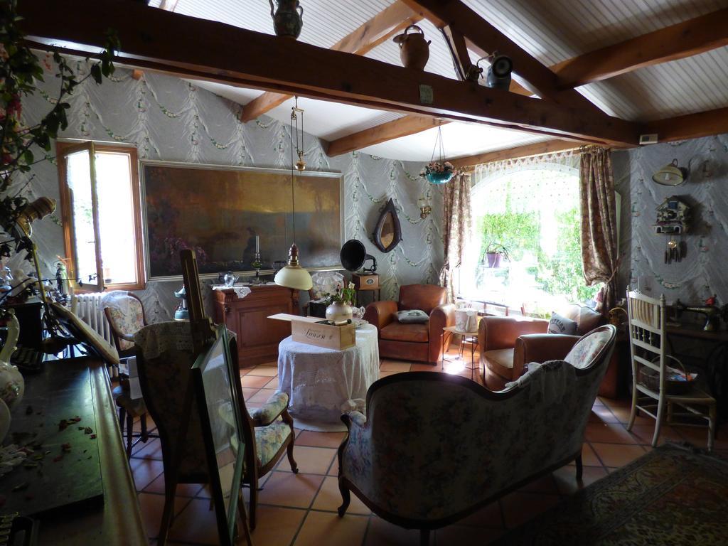 Beau Site Guimauve Et Vieilles Dentelles Bed & Breakfast Royeres Ngoại thất bức ảnh