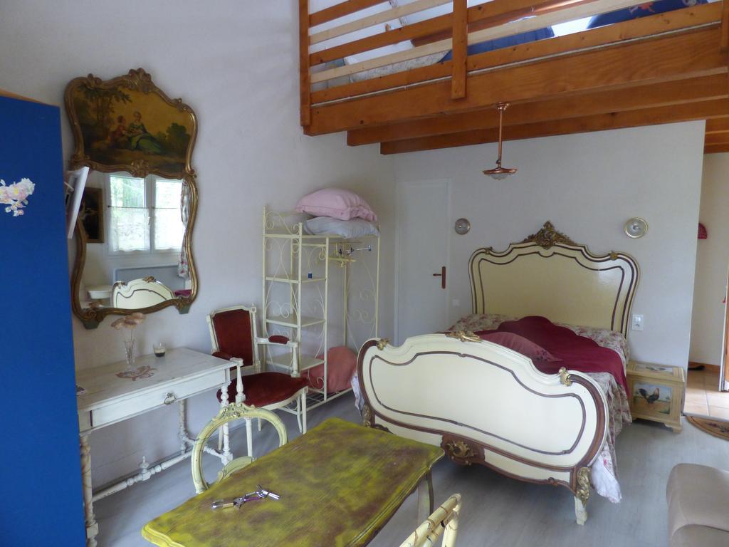 Beau Site Guimauve Et Vieilles Dentelles Bed & Breakfast Royeres Ngoại thất bức ảnh