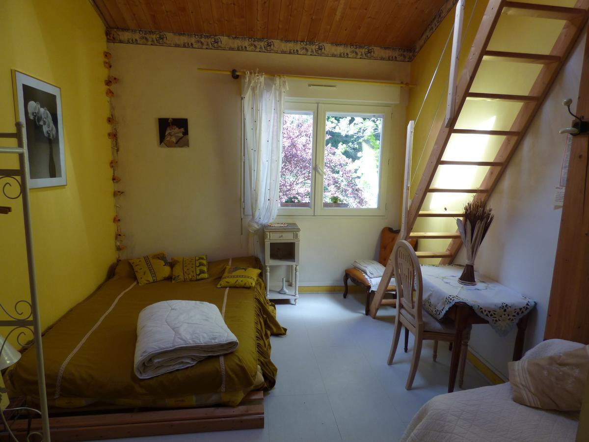 Beau Site Guimauve Et Vieilles Dentelles Bed & Breakfast Royeres Ngoại thất bức ảnh